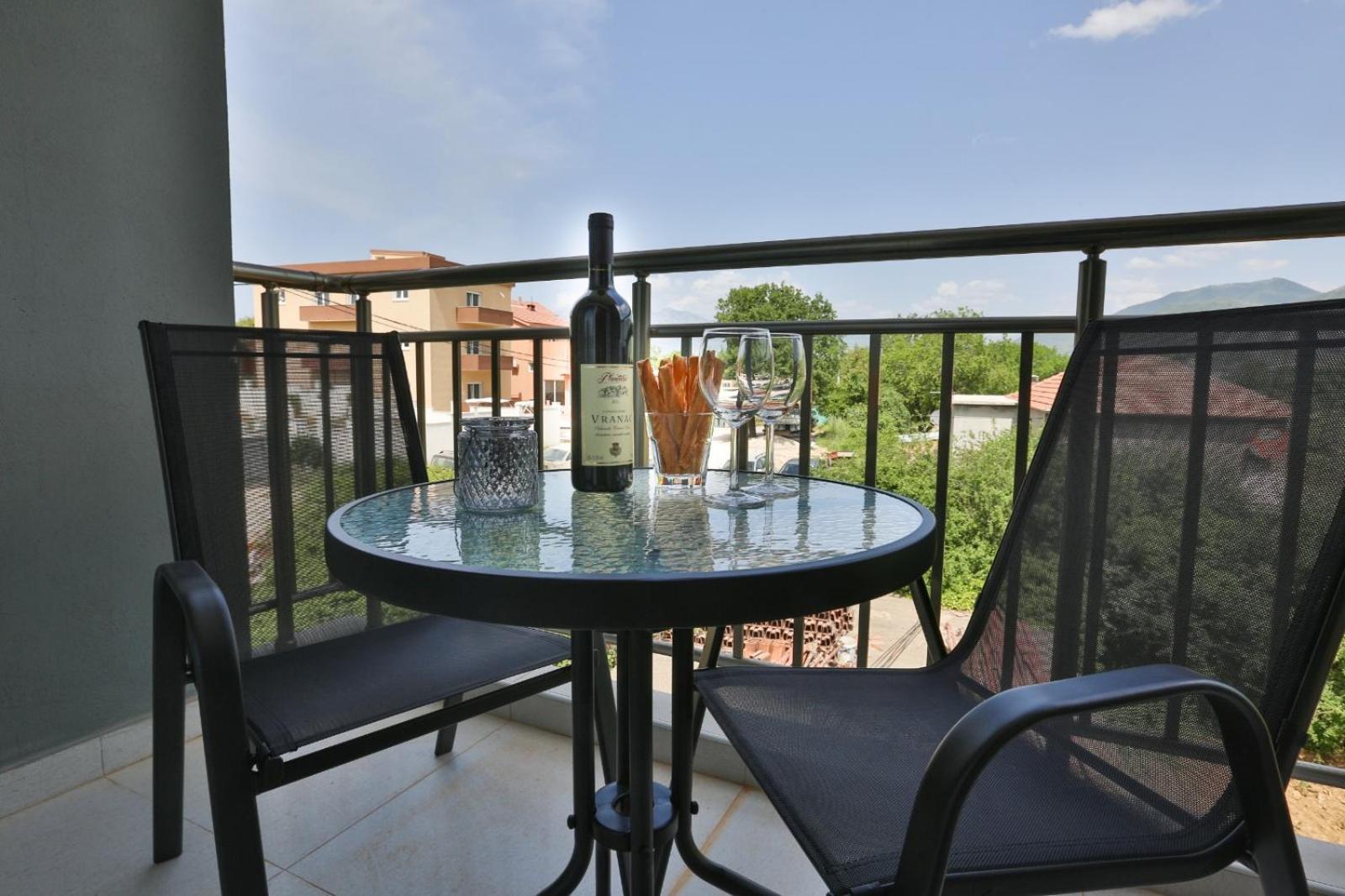 Kristina Apartments Tivat Eksteriør bilde