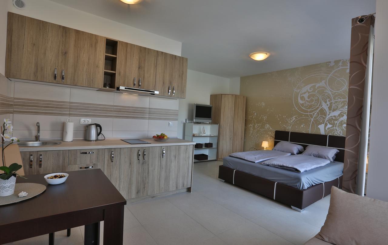Kristina Apartments Tivat Eksteriør bilde