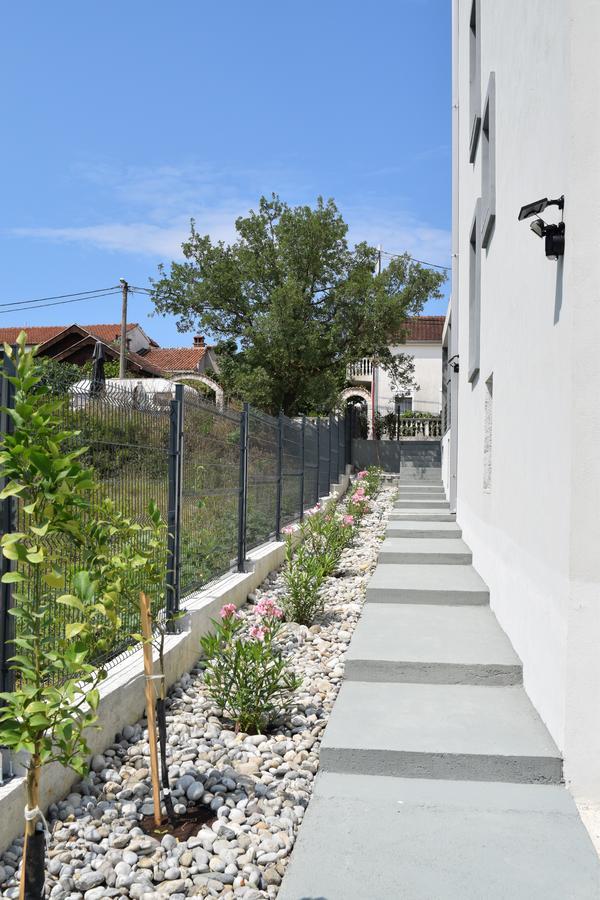 Kristina Apartments Tivat Eksteriør bilde